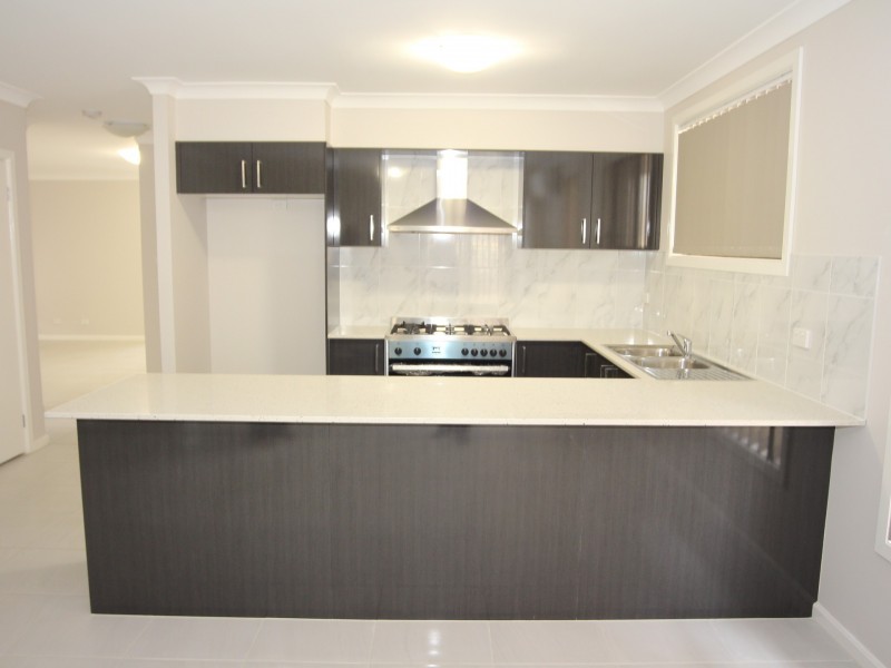 25 Rolla Road, Glenfield NSW 2167