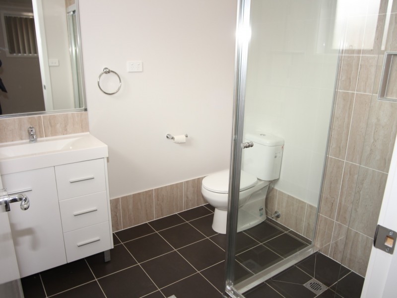 25 Rolla Road, Glenfield NSW 2167