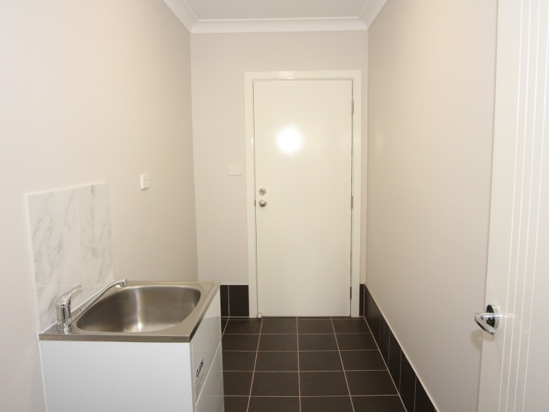 25 Rolla Road, Glenfield NSW 2167