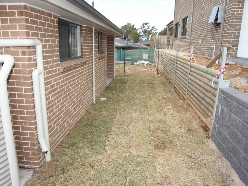 25 Rolla Road, Glenfield NSW 2167