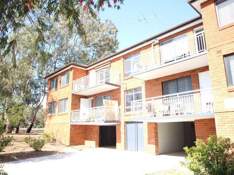 1/14 Railway Parade, Glenfield NSW 2167