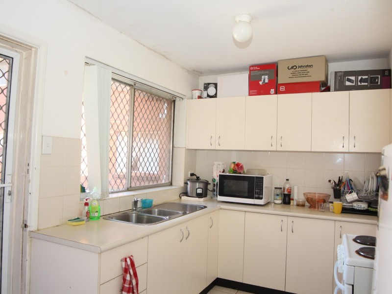 1/14 Railway Parade, Glenfield NSW 2167