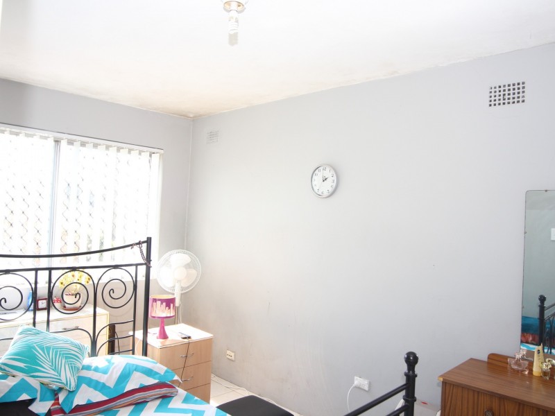 1/14 Railway Parade, Glenfield NSW 2167