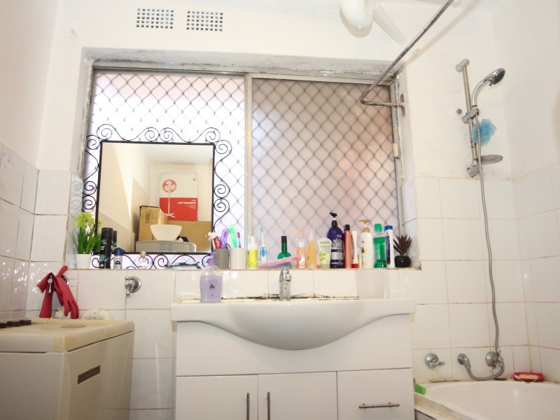 1/14 Railway Parade, Glenfield NSW 2167