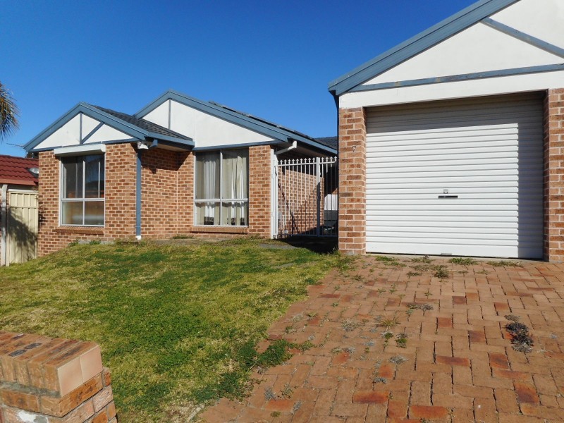 7 Mclaren Place, Ingleburn NSW 2565