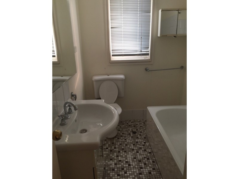 7 Hawthorne Pl, Macquarie Fields NSW 2564