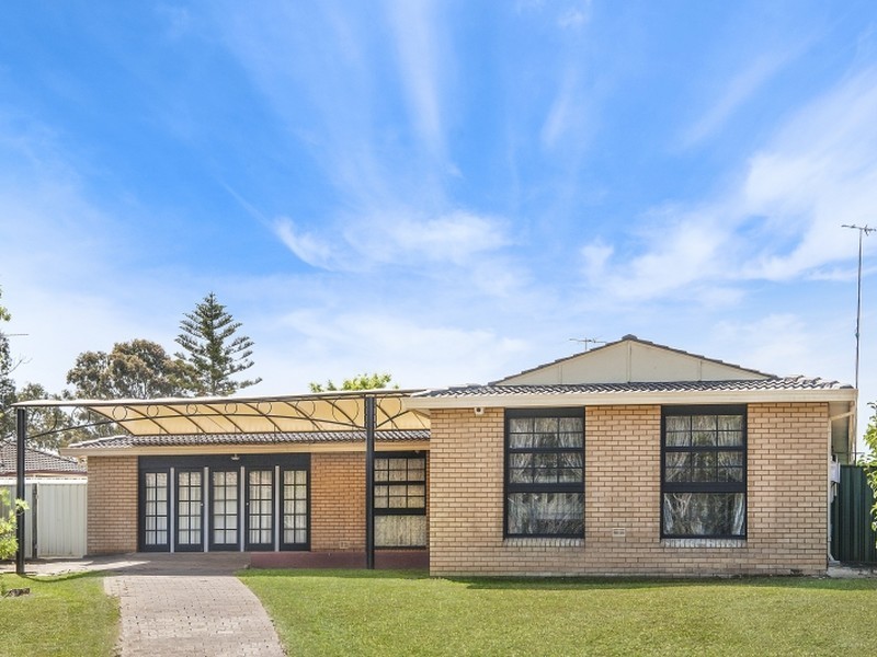 6 Bungonia Road, Leumeah NSW 2560