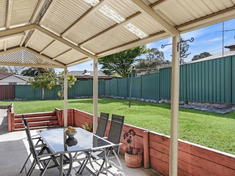 6 Bungonia Road, Leumeah NSW 2560