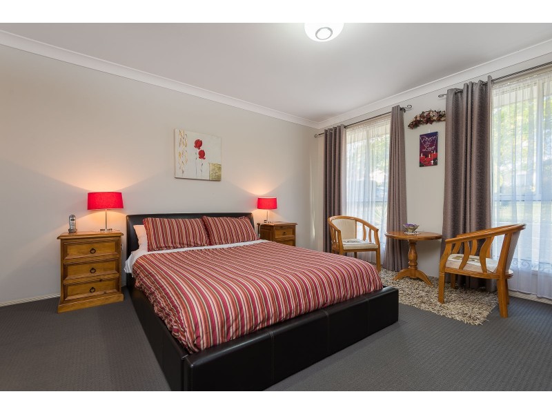 21 Petunia Place, Macquarie Fields NSW 2564