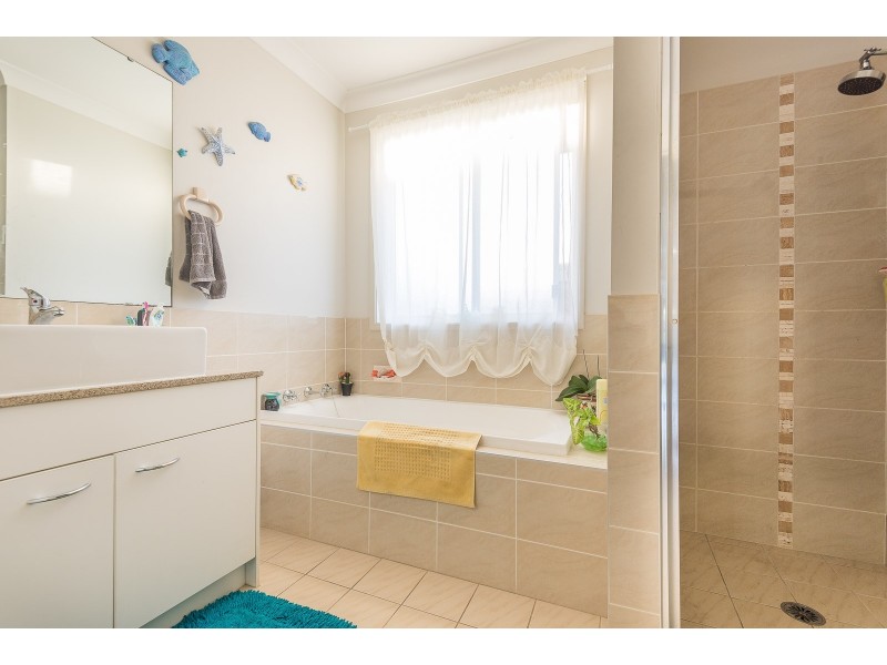 21 Petunia Place, Macquarie Fields NSW 2564