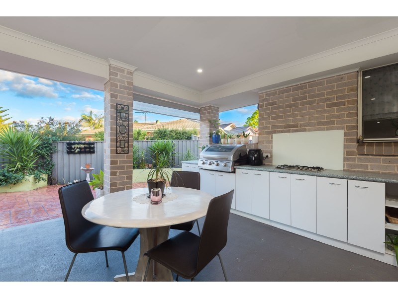 21 Petunia Place, Macquarie Fields NSW 2564