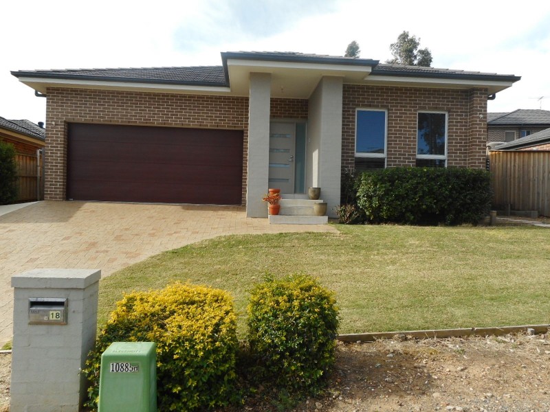 18 Glasshouse Boulevard, Minto NSW 2566