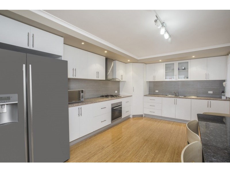 19 Salamaua Place, Glenfield NSW 2167