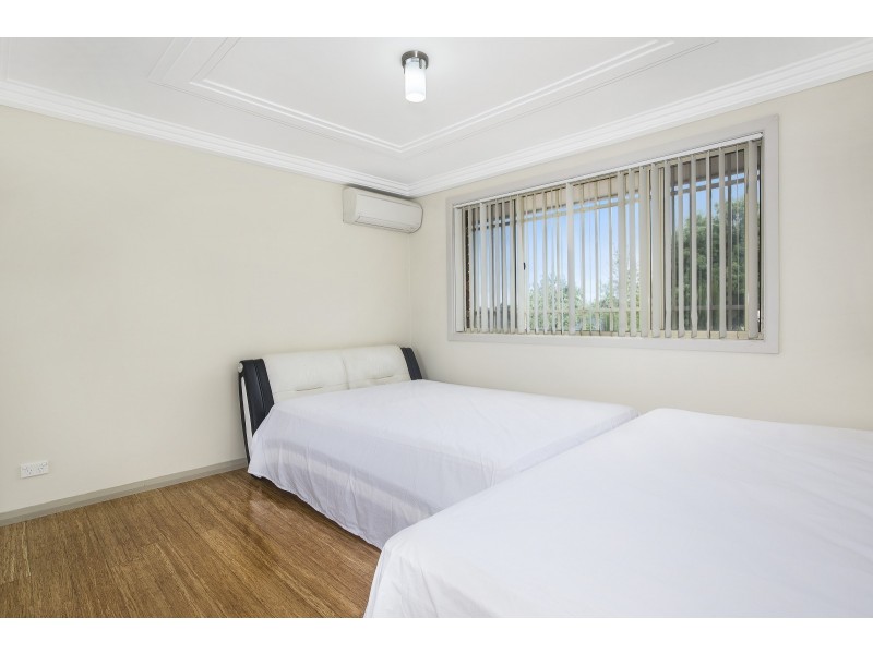 19 Salamaua Place, Glenfield NSW 2167