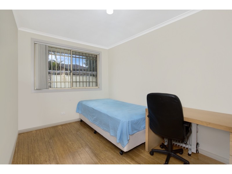 19 Salamaua Place, Glenfield NSW 2167