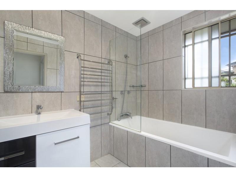 19 Salamaua Place, Glenfield NSW 2167