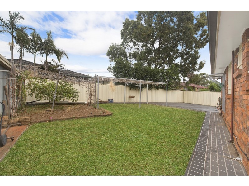 19 Salamaua Place, Glenfield NSW 2167