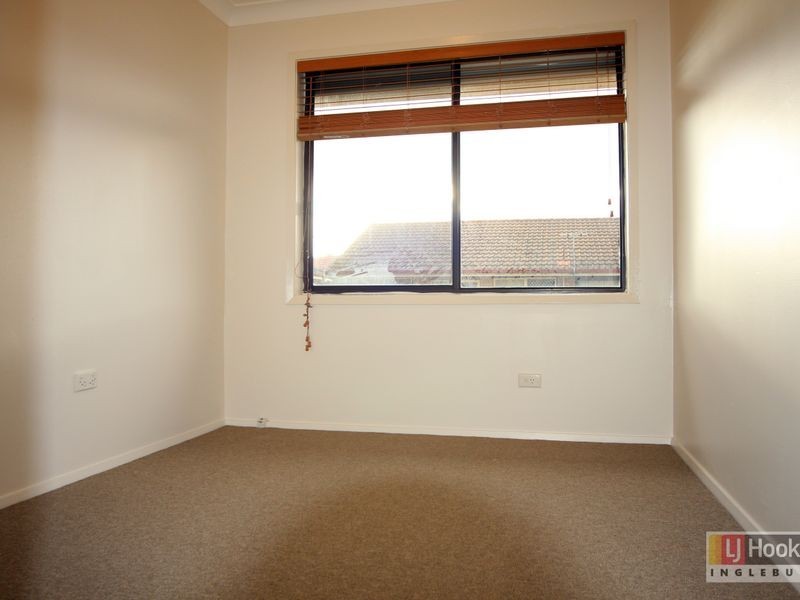 11/4 Dotterel Place, Ingleburn NSW 2565