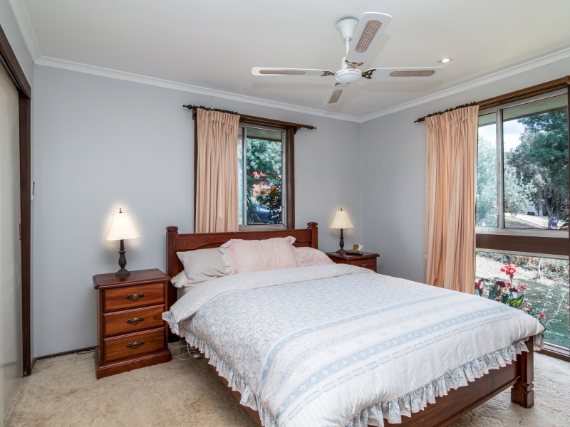 4 Salamaua Place, Glenfield NSW 2167