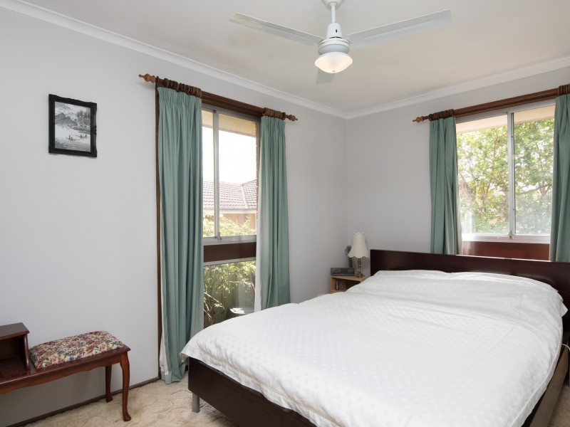 4 Salamaua Place, Glenfield NSW 2167