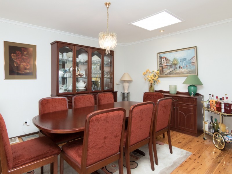 4 Salamaua Place, Glenfield NSW 2167