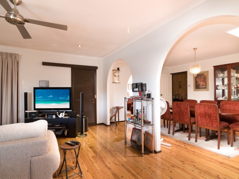 4 Salamaua Place, Glenfield NSW 2167