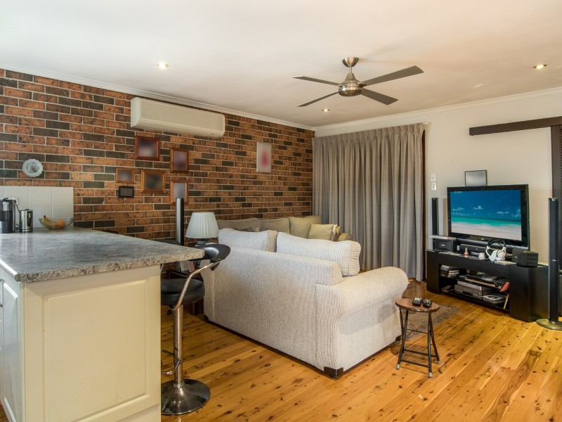 4 Salamaua Place, Glenfield NSW 2167