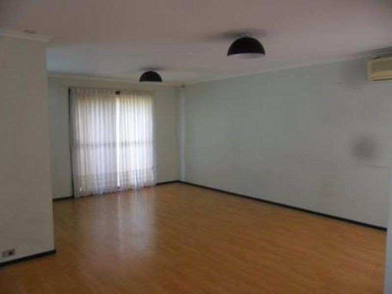 7 McLaren Place, Ingleburn NSW 2565