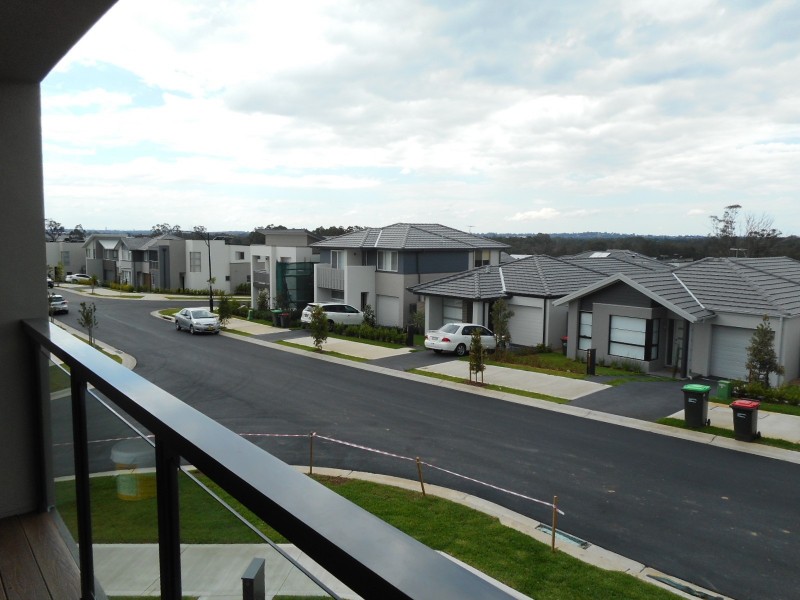 24 Greenview Drive, Moorebank NSW 2170