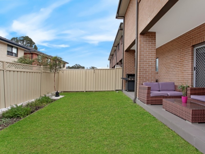 2/18 Railway Parade, Blacktown NSW 2148