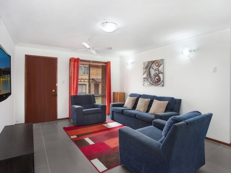 10/3-5 First Avenue, Macquarie Fields NSW 2564