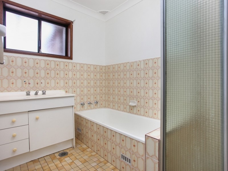 10/3-5 First Avenue, Macquarie Fields NSW 2564