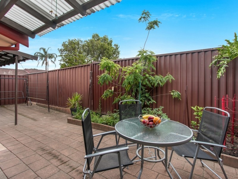 10/3-5 First Avenue, Macquarie Fields NSW 2564