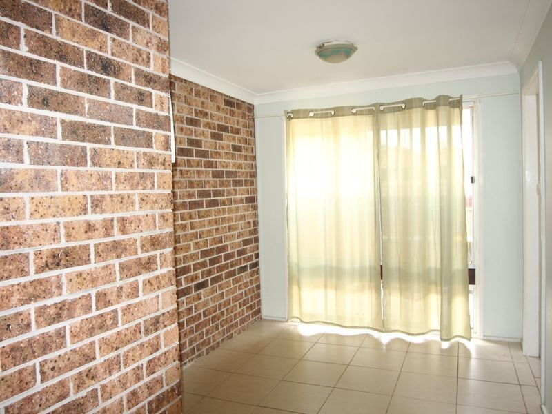 1/23 Second Avenue, Macquarie Fields NSW 2564