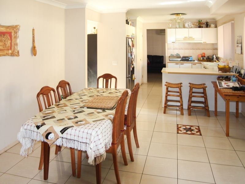 5 Richlands Pl, Prestons NSW 2170