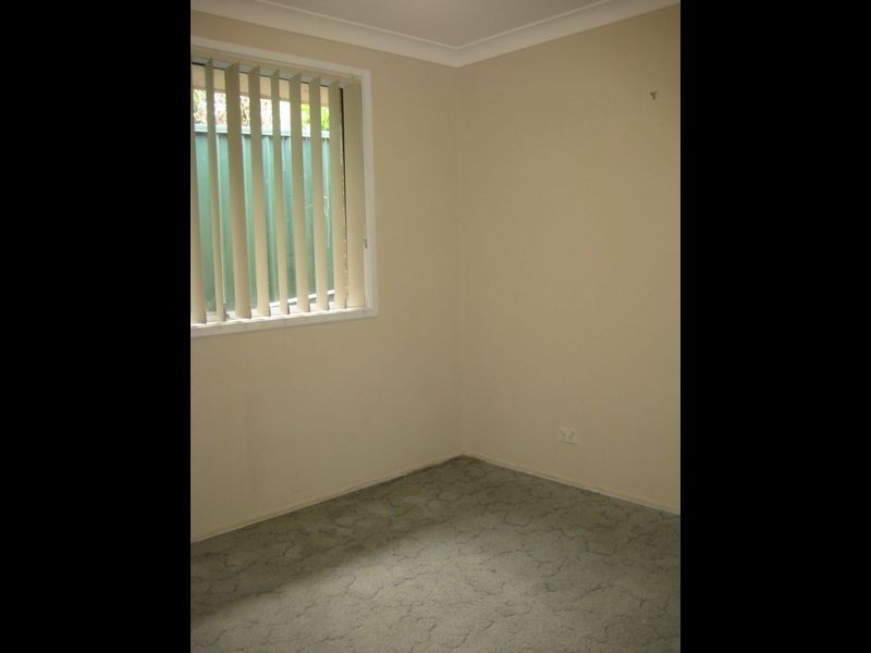 72 Townson Ave, Minto NSW 2566
