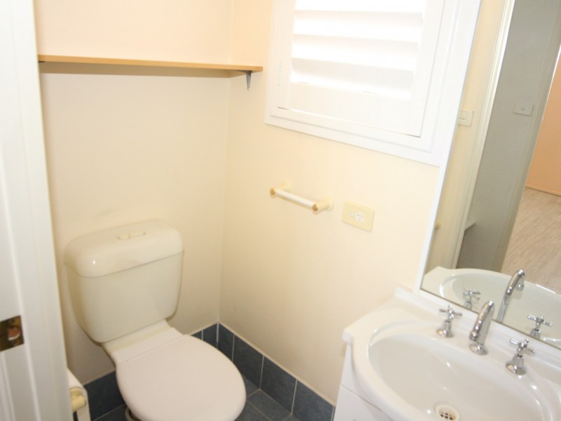 1 Macadamia Street, Prestons NSW 2170