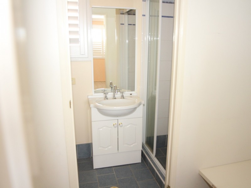 1 Macadamia Street, Prestons NSW 2170