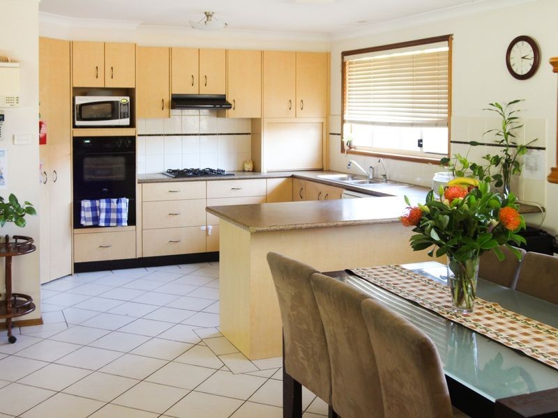 24B Macquarie Rd, Ingleburn NSW 2565