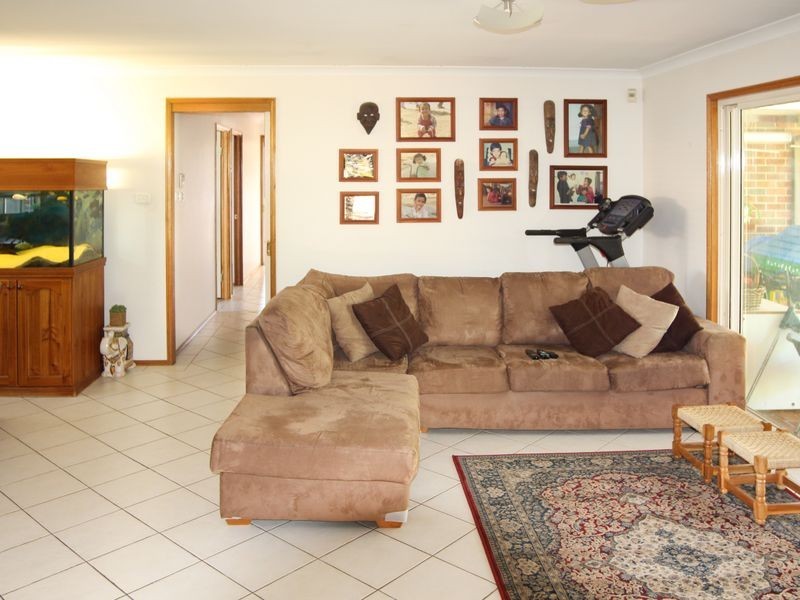 24B Macquarie Rd, Ingleburn NSW 2565