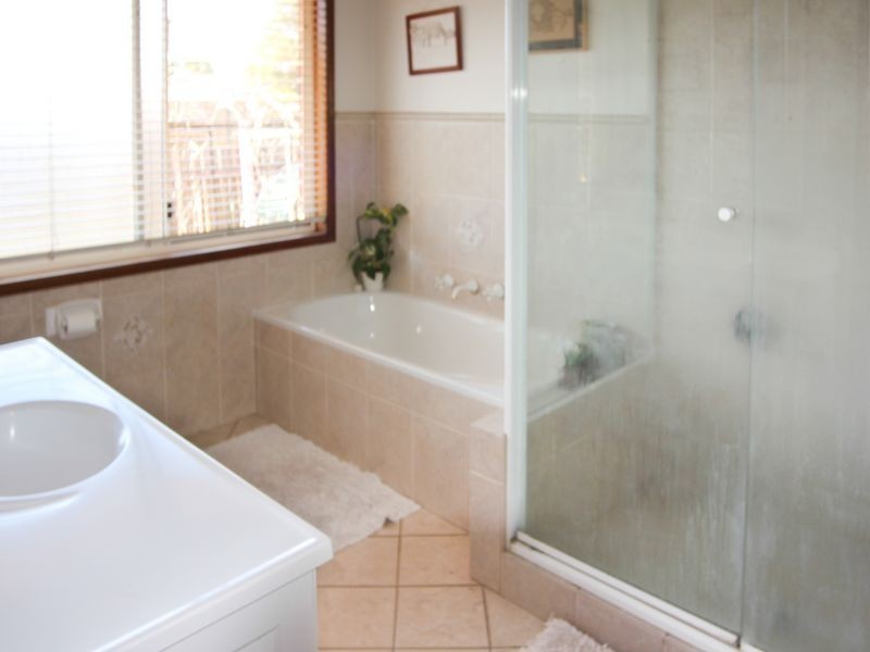 24B Macquarie Rd, Ingleburn NSW 2565
