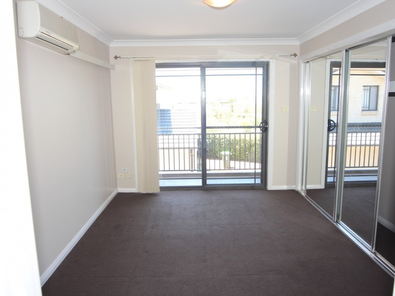 12/10 Yerona Street, Prestons NSW 2170