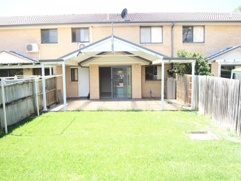 12/10 Yerona Street, Prestons NSW 2170