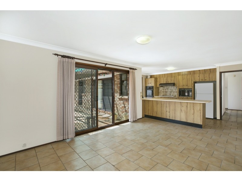 27 Aberfeldy Crescent, St Andrews NSW 2566