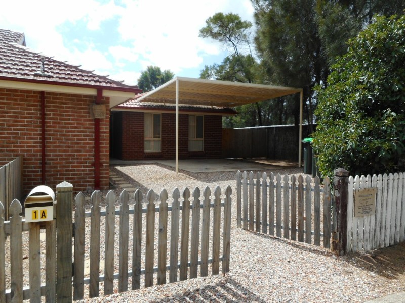 1A Somerset Court, Wattle Grove NSW 2173