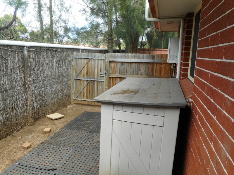 1A Somerset Court, Wattle Grove NSW 2173
