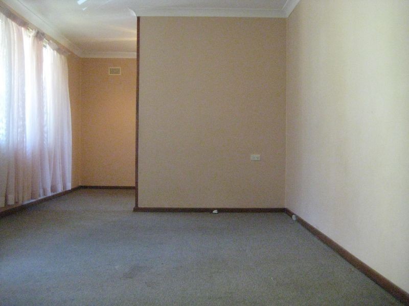 90 Derna Road, Holsworthy NSW 2173
