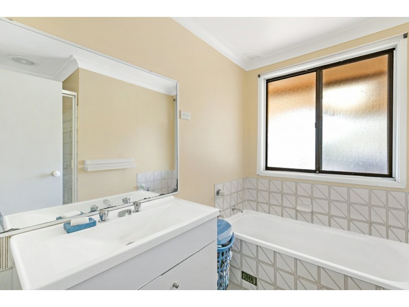 9 Stutz Place, Ingleburn NSW 2565