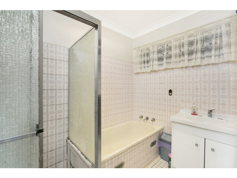 15 Armentieres Avenue, Milperra NSW 2214