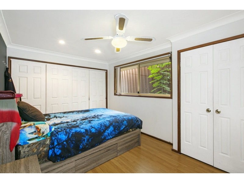5 Peat Close, Eagle Vale NSW 2558